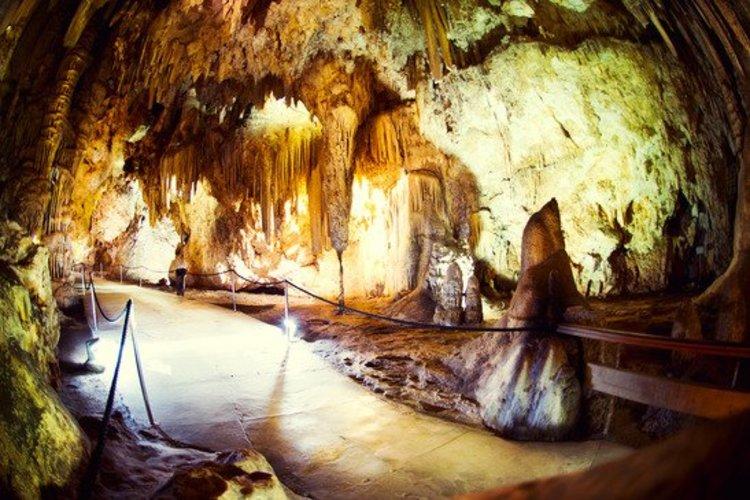 Bezienswaardighied Andalusië - grotten van Nerja - cuevas de Nerja