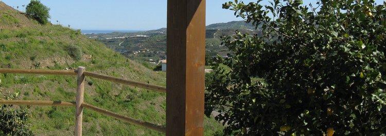 vakantiehuisje-andalusie-zwembad-zuid-spanje uitzicht zee