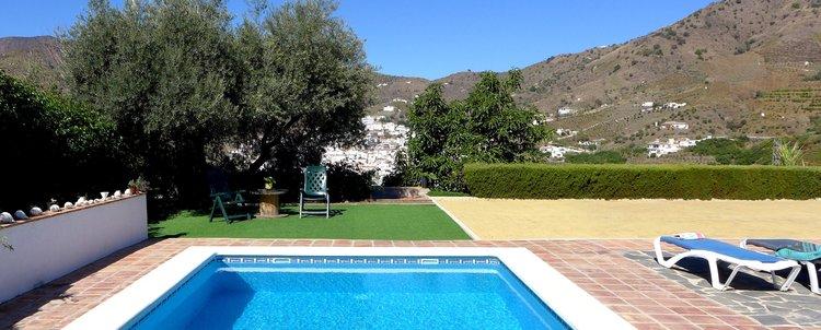vakantiehuis Olivo Grande met zicht op El Borge in Andalusië