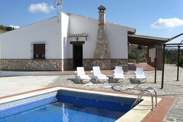 Casa Velasco - Villa Andalusië: ruime woonkamer, zwembad, wifi, broodoven